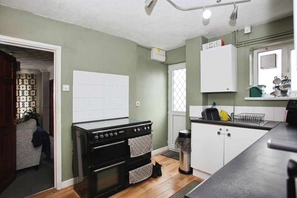 Additional image 8 of 4 bed semi-detached house for salePenybont, Penpedairheol, Hengoed CF82
