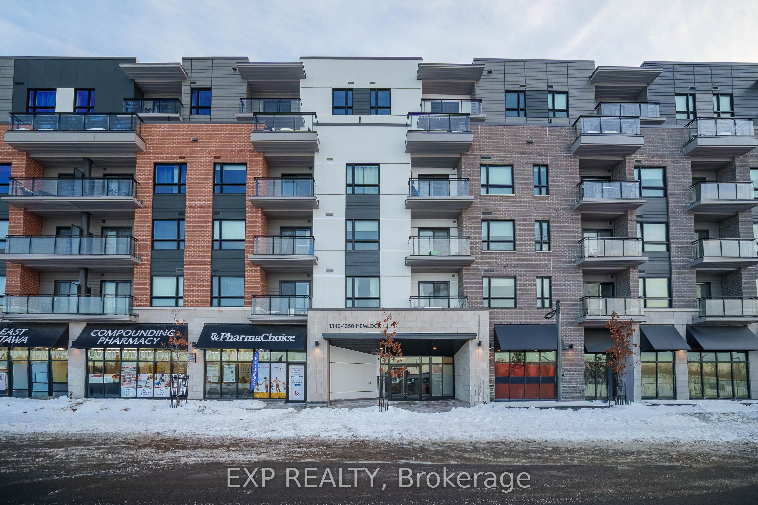 220-1350 Hemlock Road, Ottawa, ON, K1K 5C2