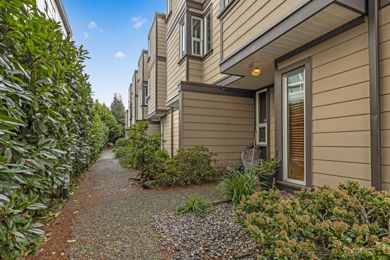 5-1535 St. Georges Avenue, North Vancouver, BC, V7L 3J6