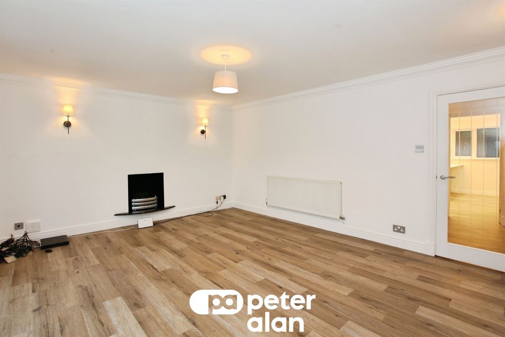 Additional image 8 of 4 bed detached house for saleGlendale Gardens, Fleur De Lis, Blackwood NP12