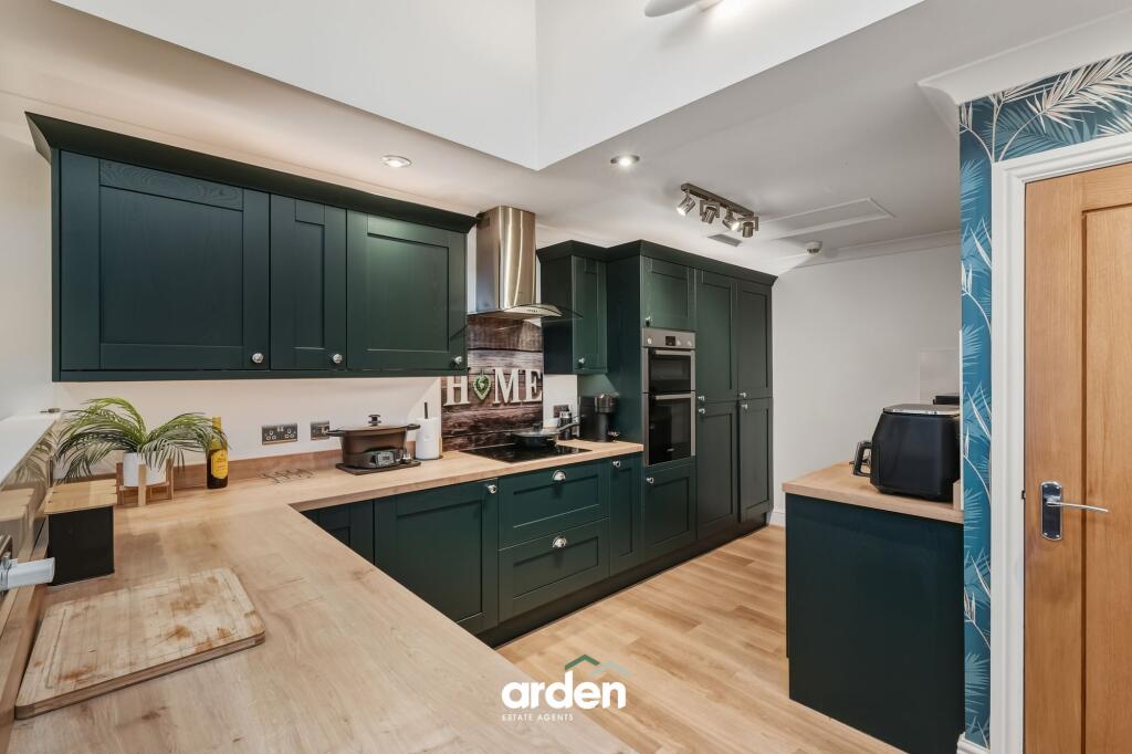 Wellington Road, Chester House, B60 photo 2