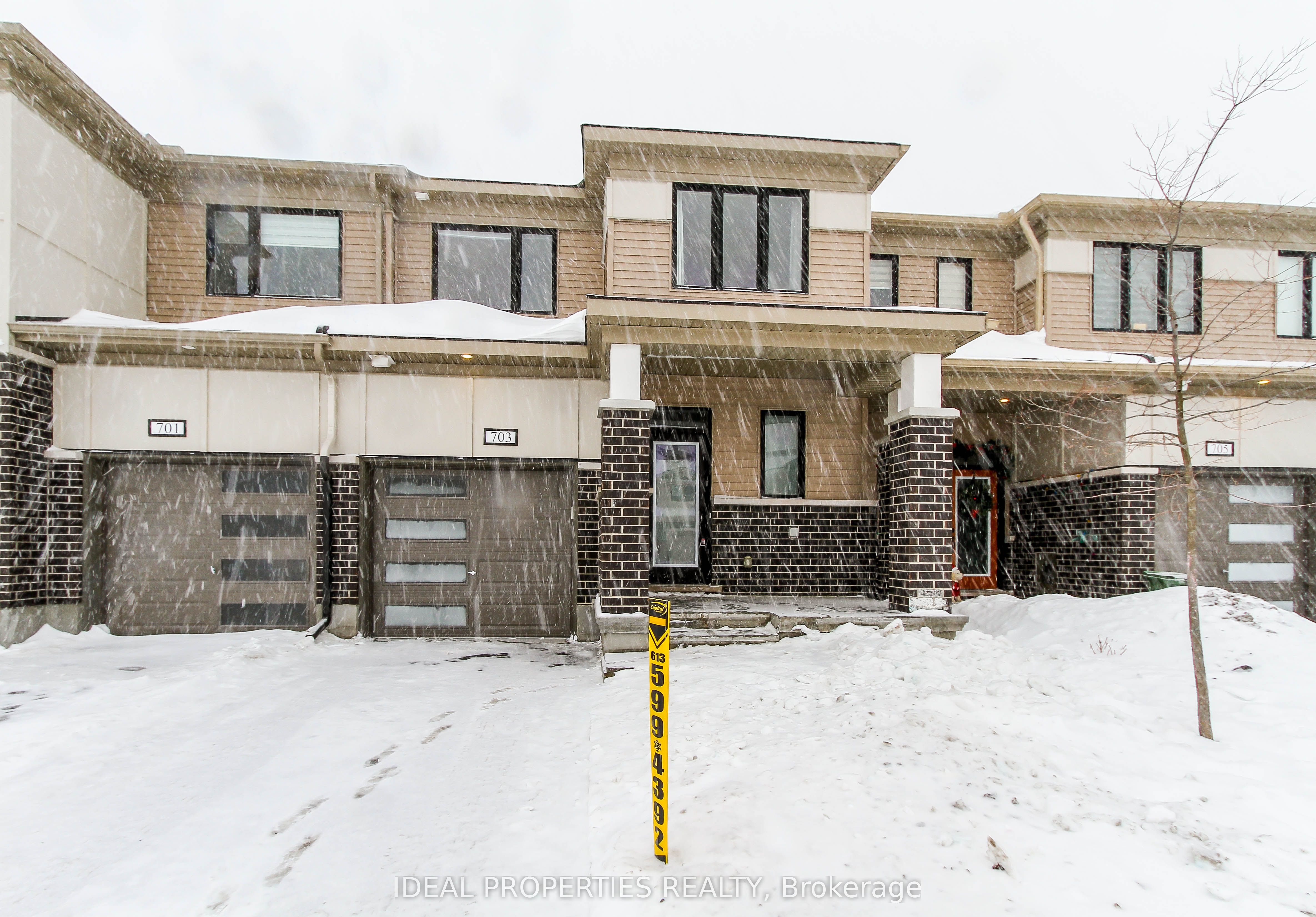 703 Derreen Avenue, Ottawa, ON, K2S 2Z2