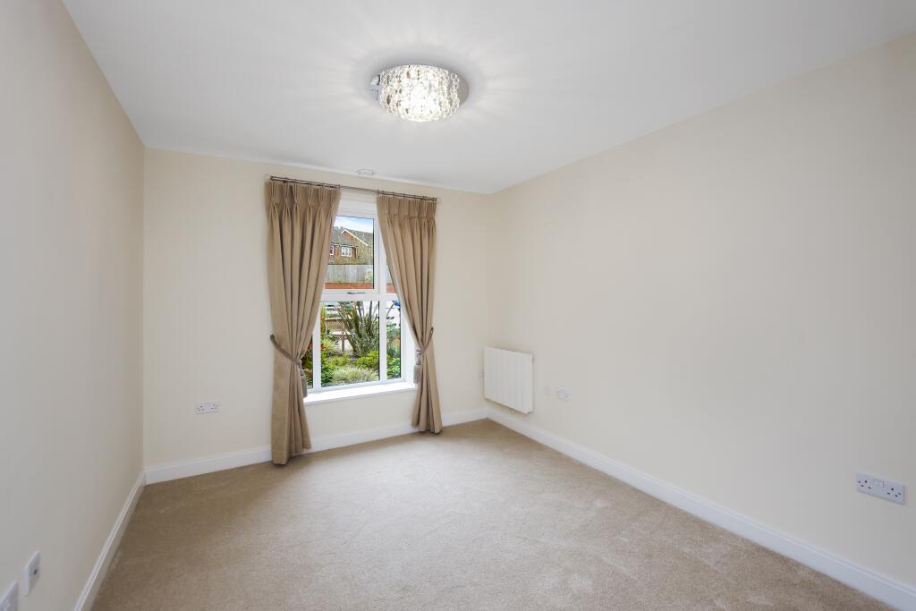 Clive Road, Redditch, Worcestershire, B97 4BT photo 4