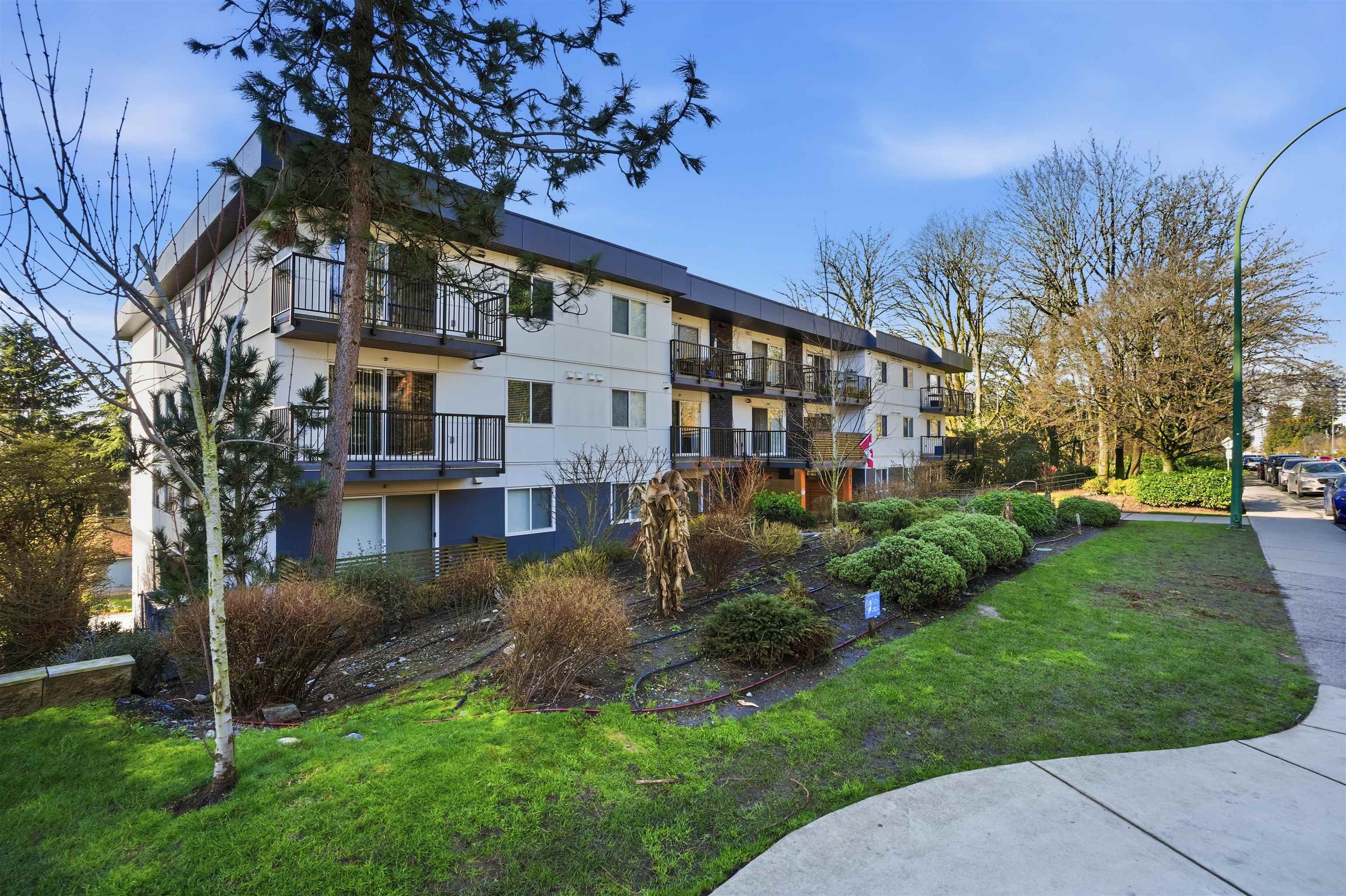 303-357 2nd Street E, North Vancouver, BC, V7L 1C6