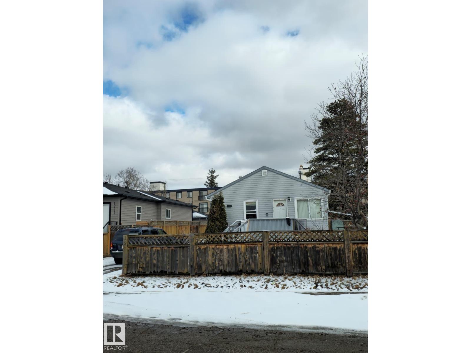 10541 157 Street NW, Edmonton, AB, T5P2V7