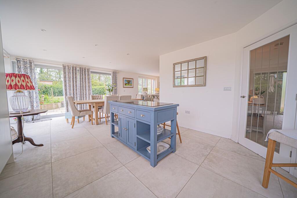 Warwick Road, Knowle, B93 photo 3