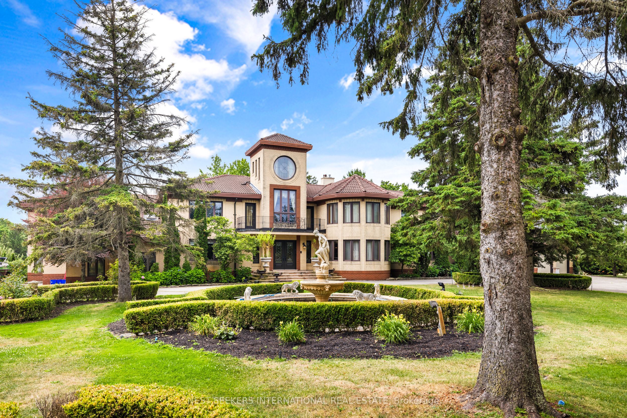 East-4001 Teston Road, Vaughan, ON, L4L 8L2