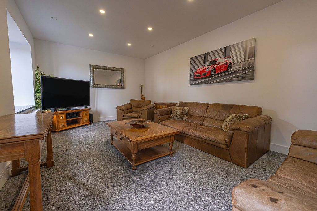 Additional image 7 of 4 bed detached house for saleRoyal Oak Hill, Christchurch NP18
