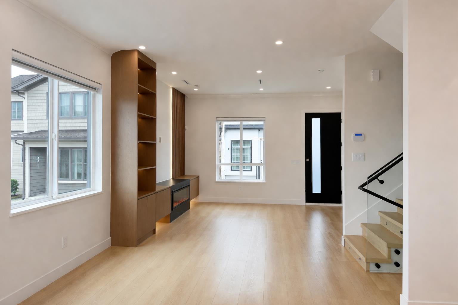 Additional image 4 of 3-6692 Napier Street, Burnaby, BC, V5B 2C3