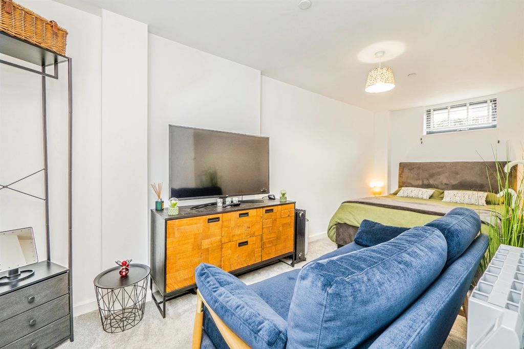 Additional image 10 of 2 bed flat for saleCardiff Road, Llandaff, Cardiff CF5