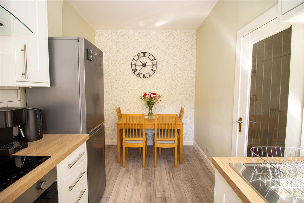 3 bed flat for salePark Terrace, Hawick TD9 photo 4
