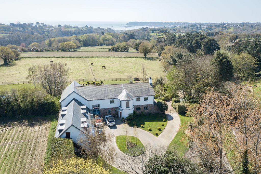 Additional image 3 of 7 bed detached house for saleLes Charrieres Malorey, St. Lawrence, Jersey JE3