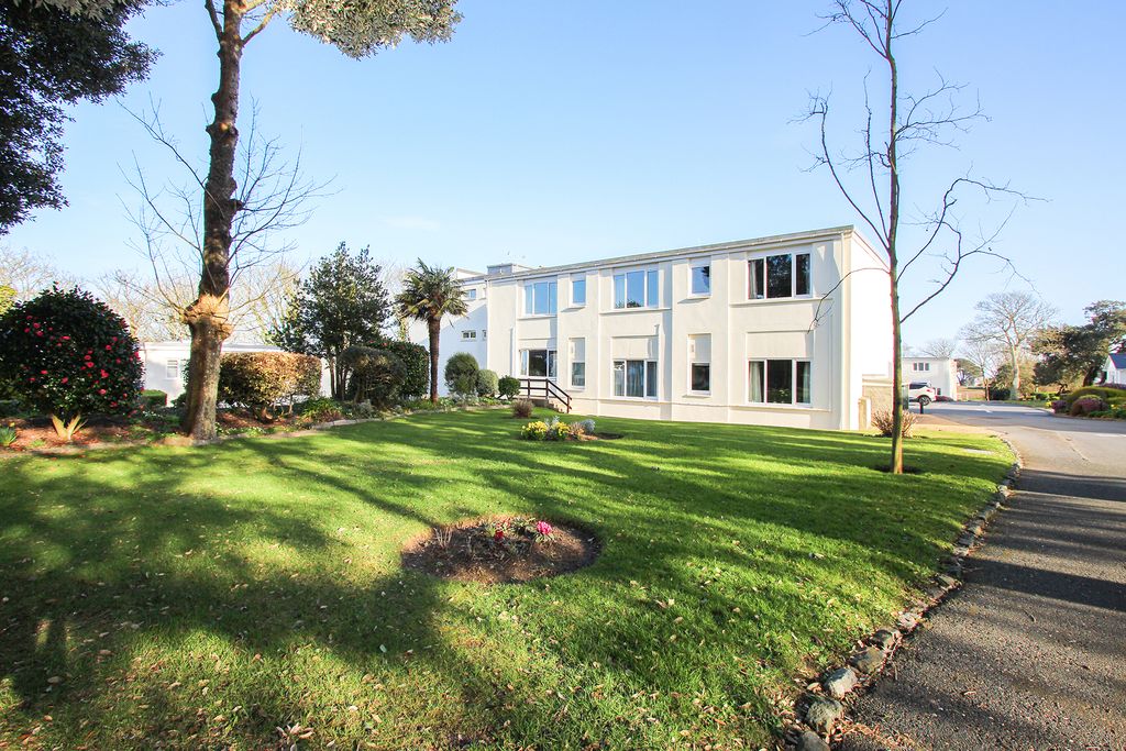 1 bed flat for saleBlanchelande Park, St Martin's, Guernsey GY4