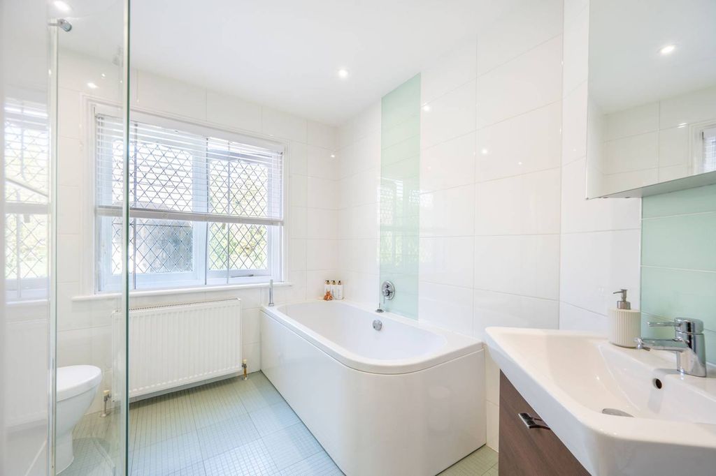 Additional image 20 of 4 bed detached house for saleChauntry Road, Maidenhead SL6