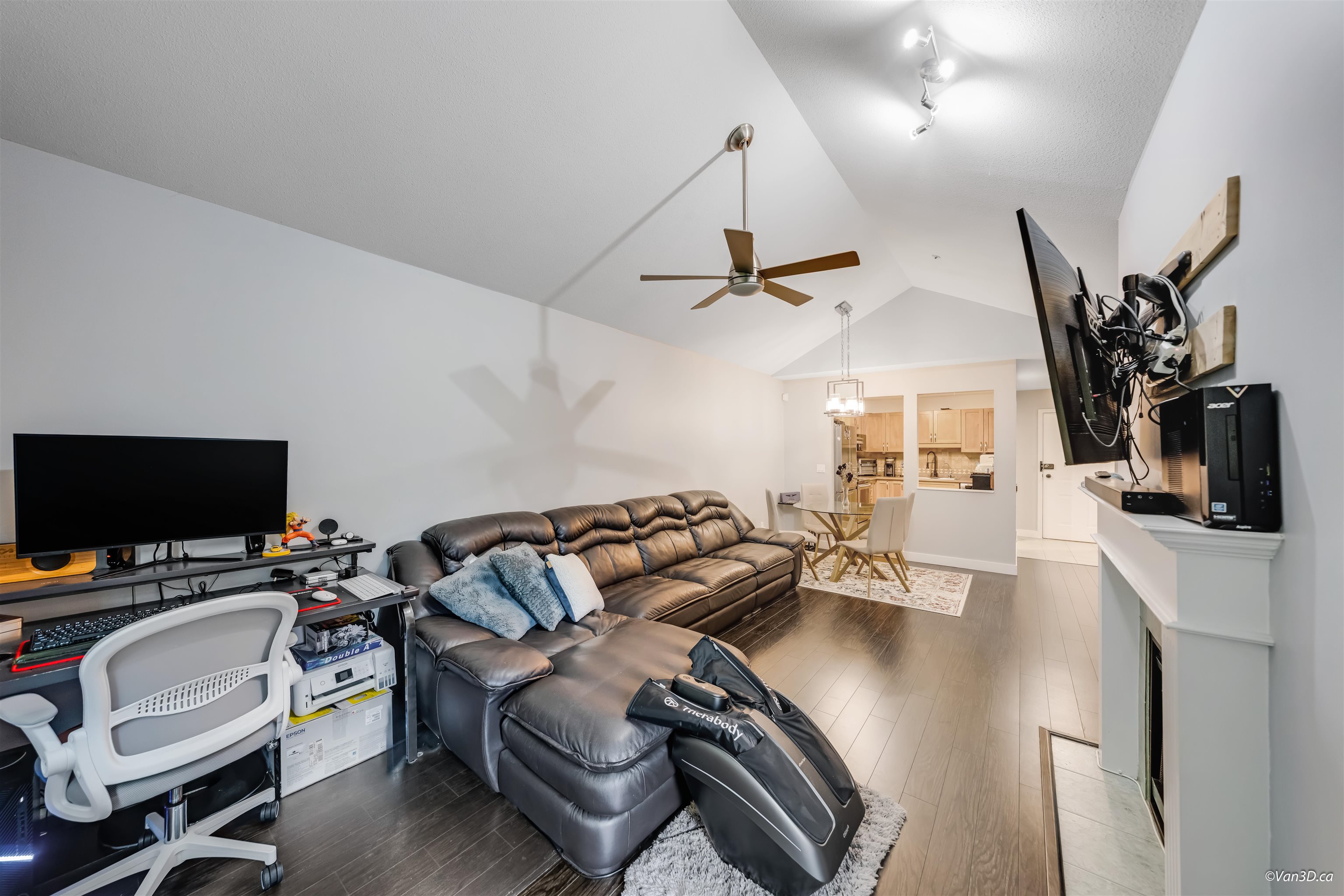 Additional image 4 of 405-9688 148 Street, Surrey, BC, V3R 0W2