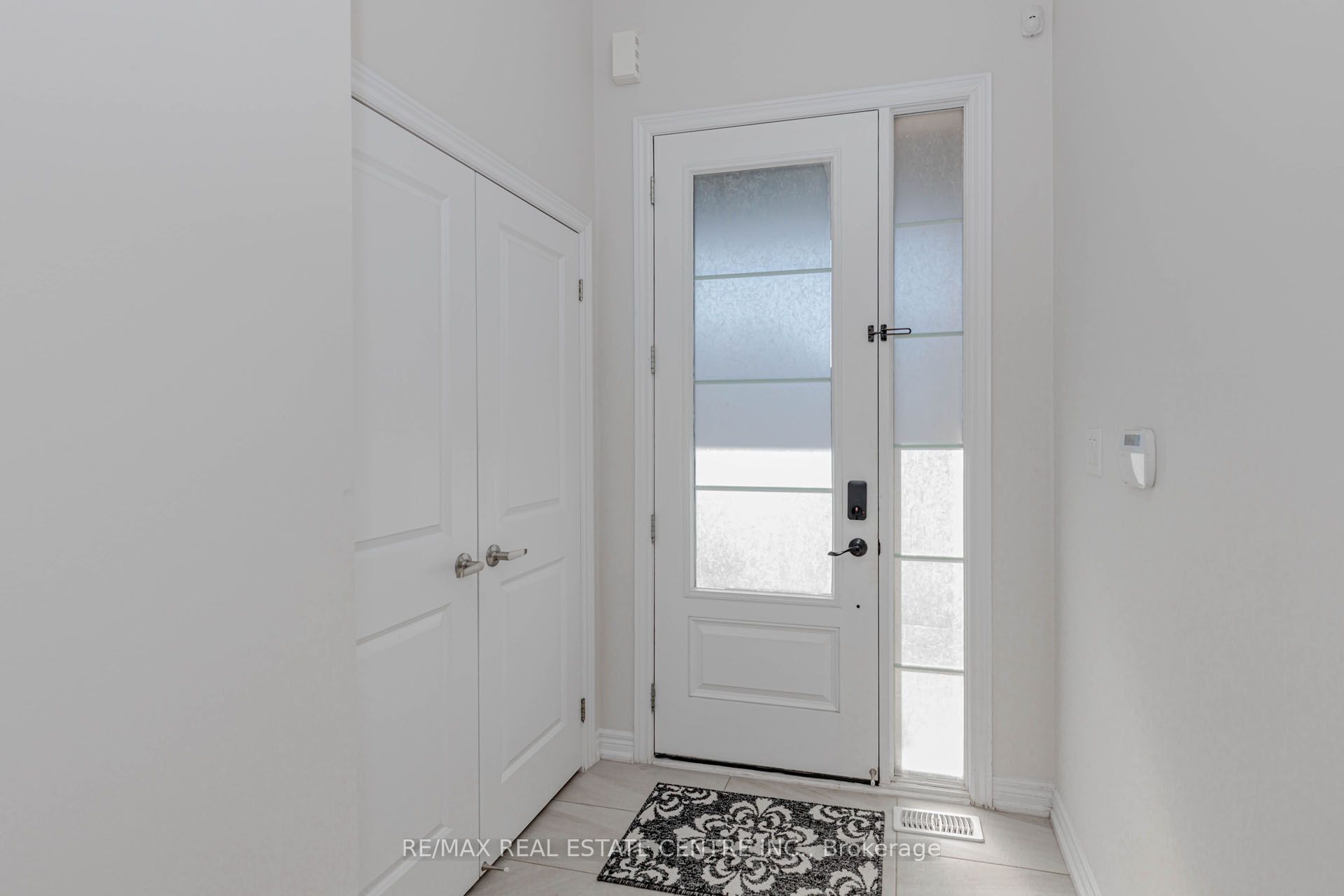 1335 Farmstead Drive, Milton, ON, L9E 1K9 photo 4