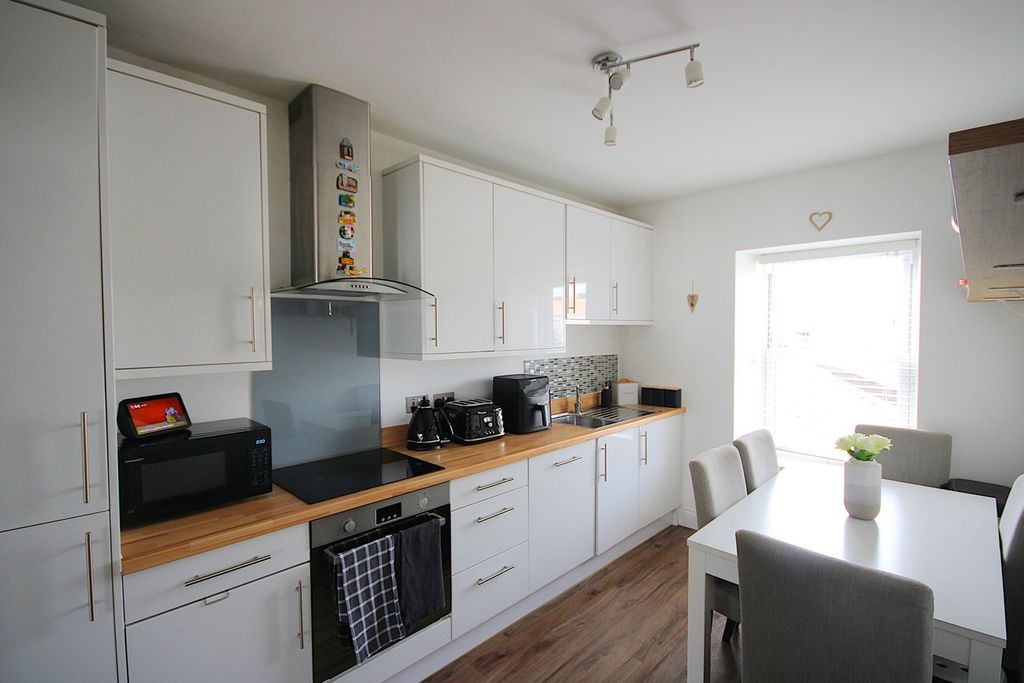 Additional image 7 of 3 bed flat for saleVal Plaisant, St Helier JE2