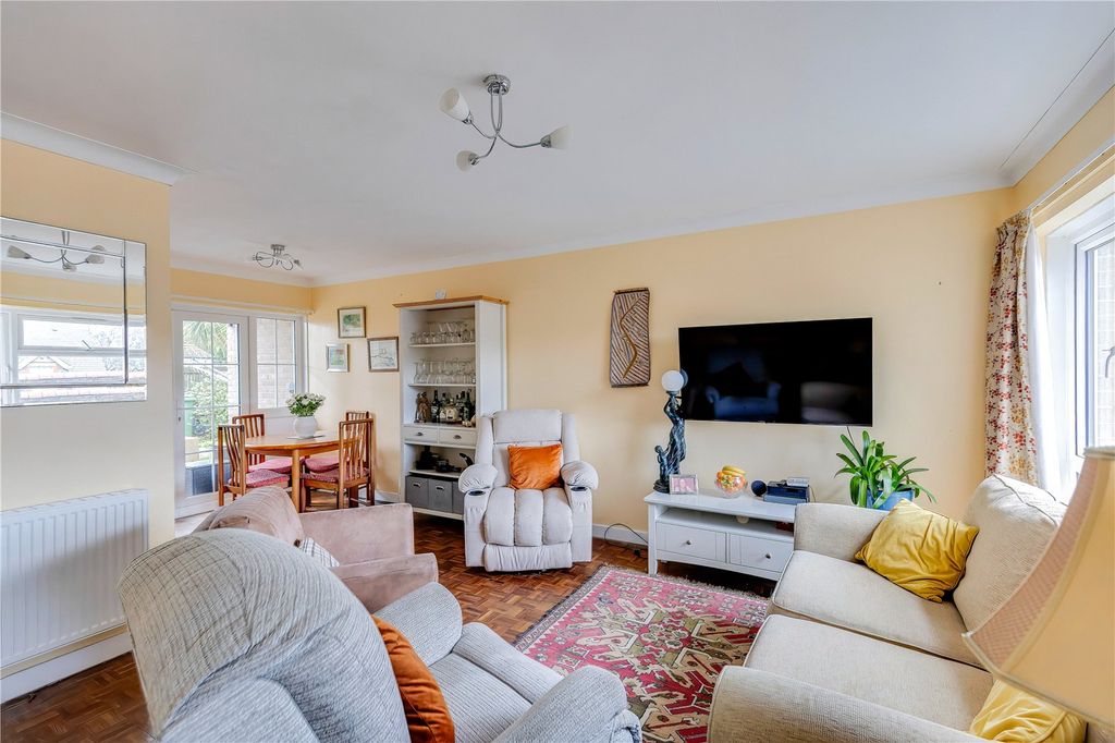 2 bed flat for saleHighfields, Llandaff, Cardiff CF5 photo 5
