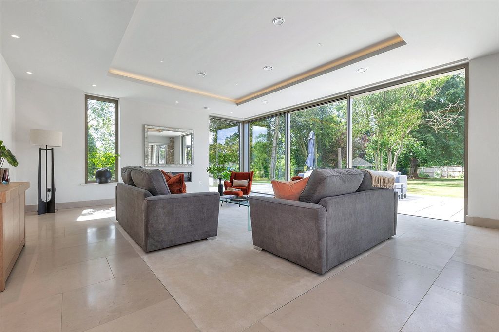 5 bed detached house for saleCambridge Road, Great Shelford, Cambridge, Cambridgeshire CB22 photo 5