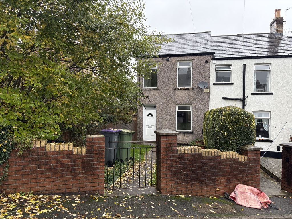 3 bed end terrace house for saleClifton Square, Griffithstown, Pontypool NP4