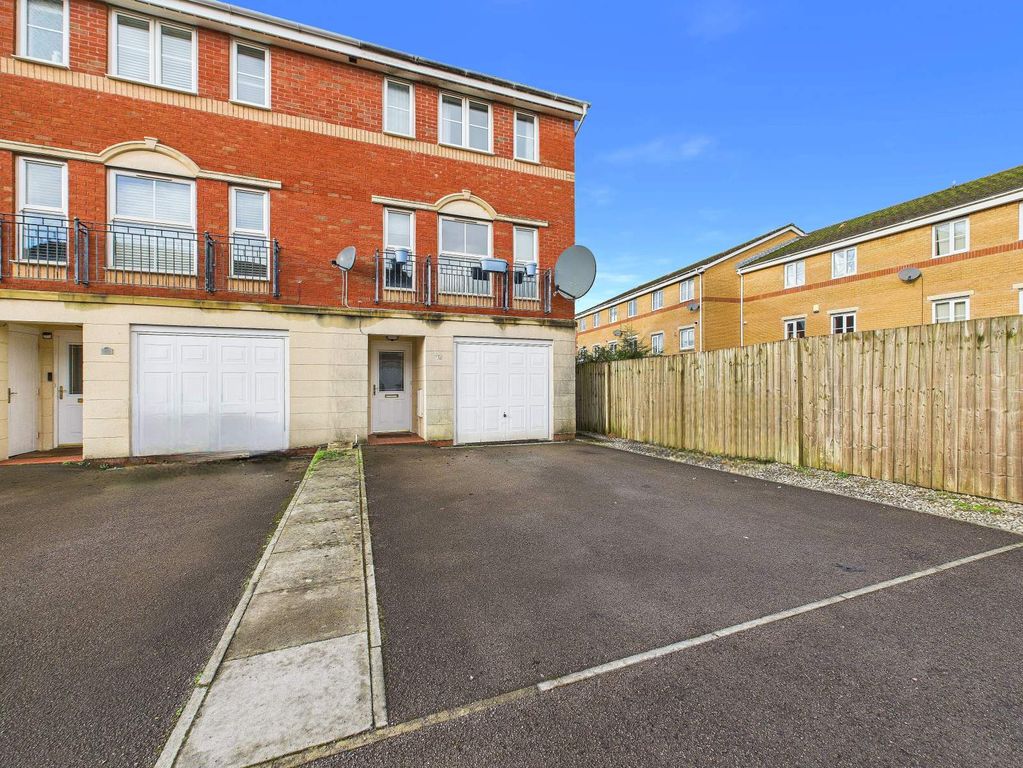 4 bed end terrace house for saleMilestone Close, Heath, Cardiff. CF14