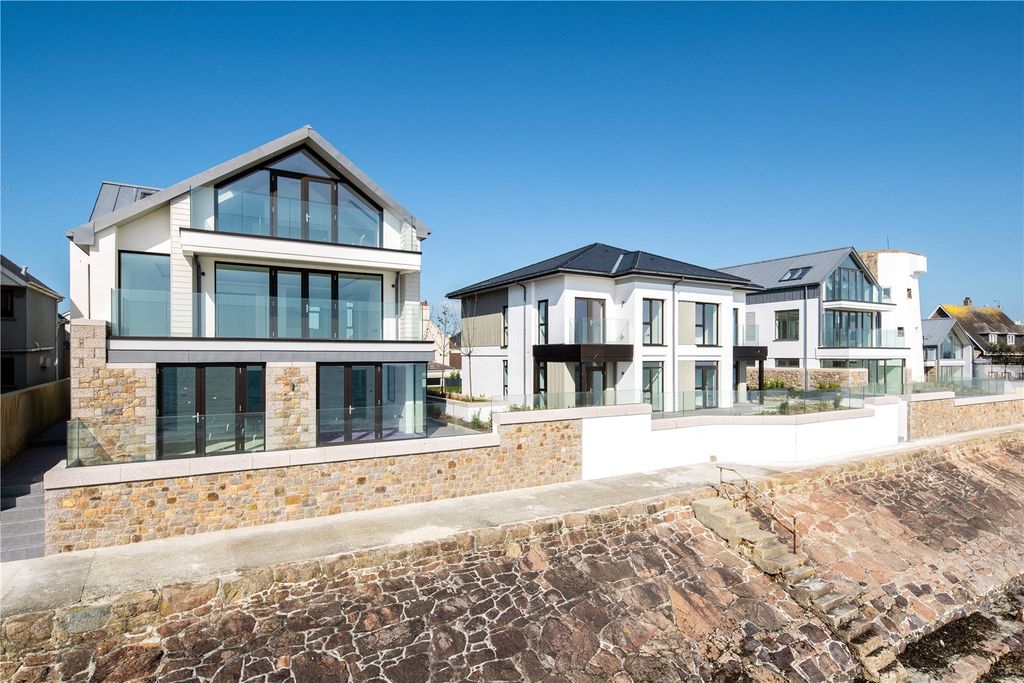 2 bed flat for sale2 Elizabeth House, The Waves, La Grande Route Des Sablons, Grouville, Jersey JE3