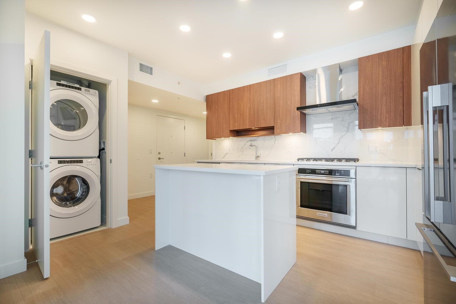 Additional image 5 of 204-7683 Park Crescent, Burnaby, BC, V3N 0J4