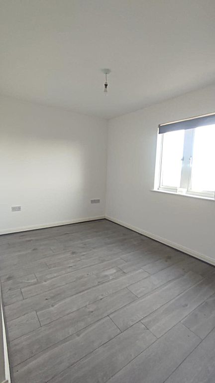 Additional image 10 of 2 bed flat for saleMagretian Place, Cardiff CF10