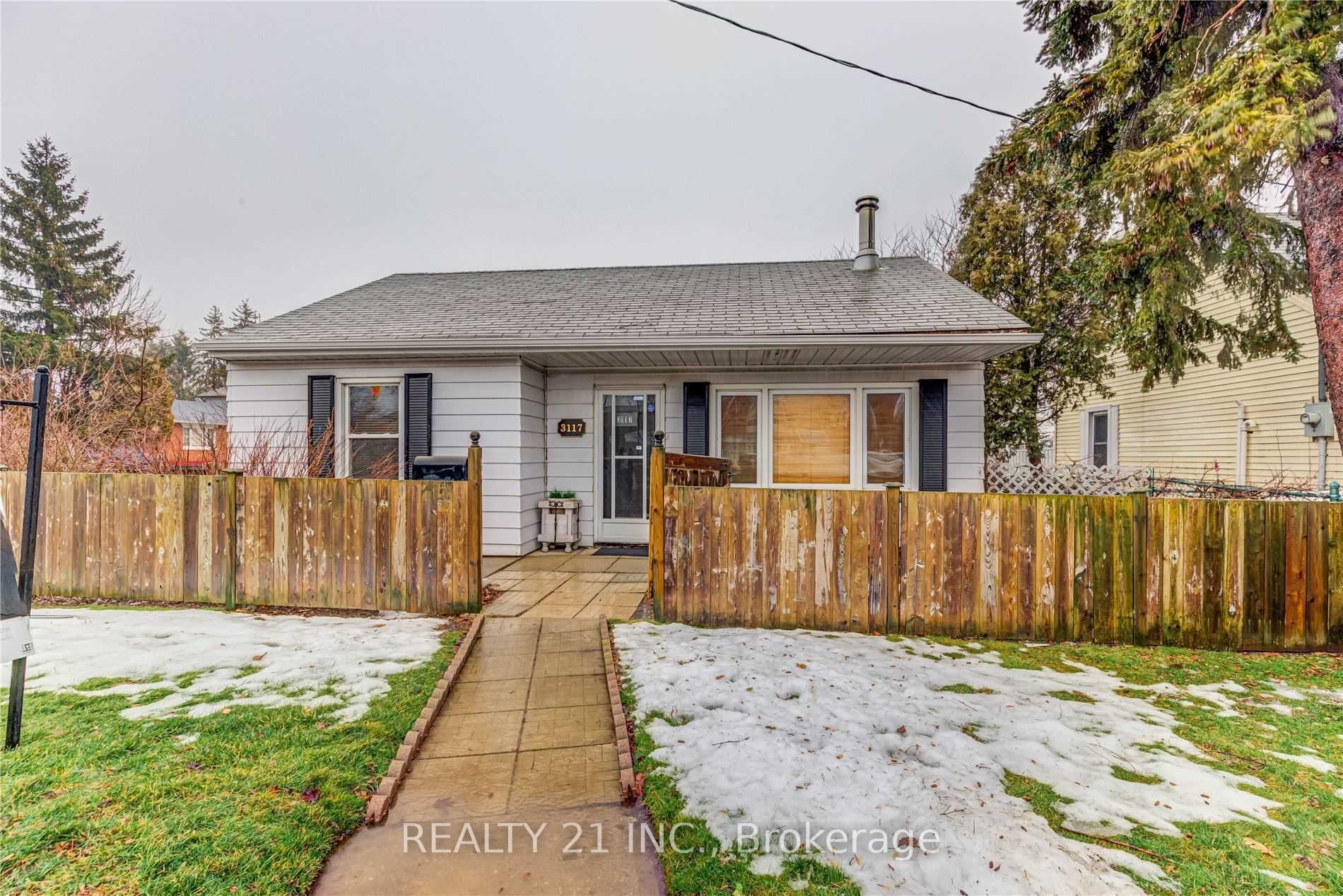 158 Westbourne Ave Avenue E, Toronto, ON, M1L 1T9