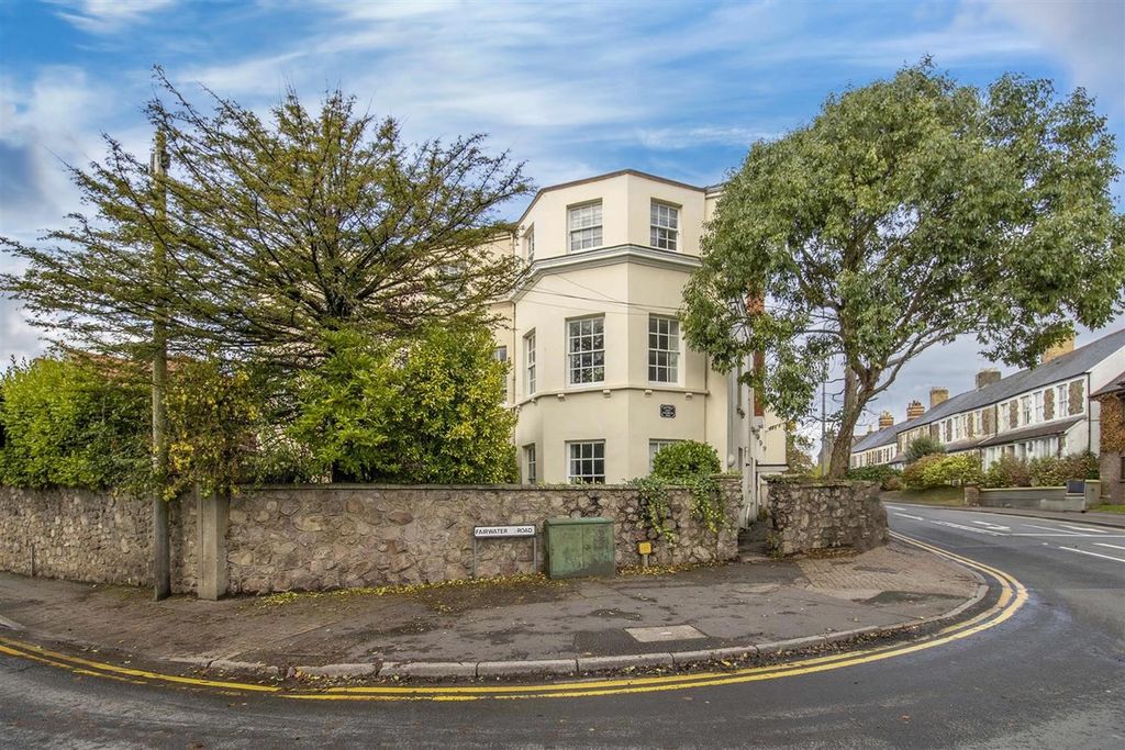 1 bed flat for saleFairwater Road, Llandaff, Cardiff CF5