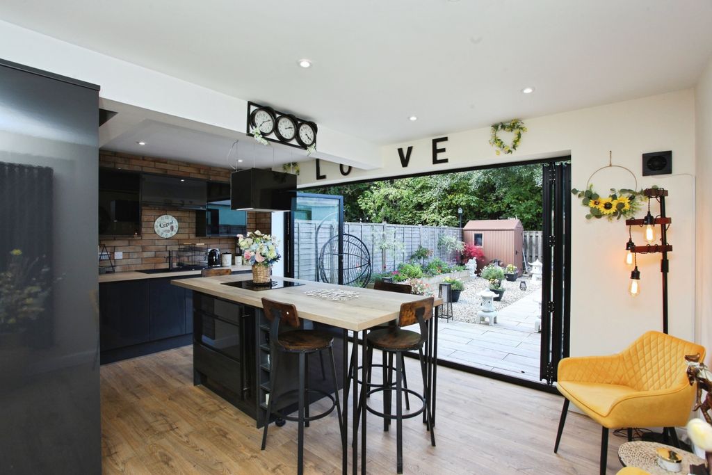 Additional image 10 of 3 bed town house for saleLakeside Close, Ebbw Vale NP23