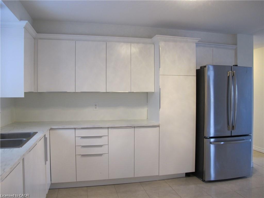 Additional image 3 of Main-3 Lancer Court, Hamilton, ON, L9B 2B1
