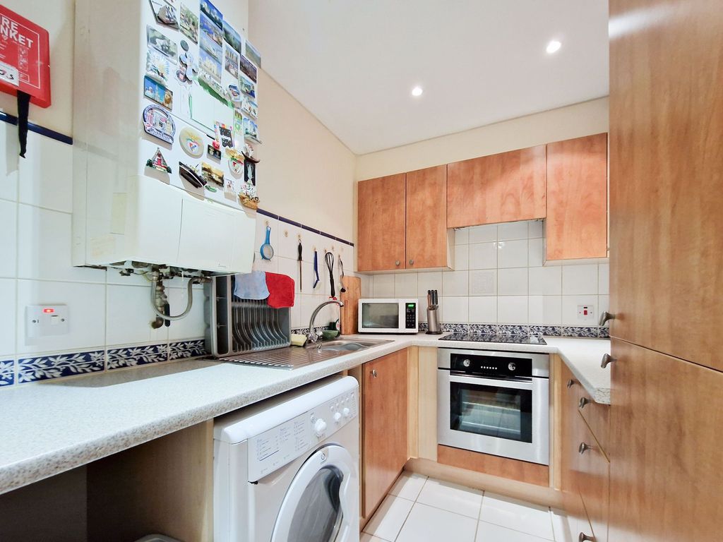Additional image 3 of 2 bed flat for saleFlat 18 Kensington Court, St Helier JE2