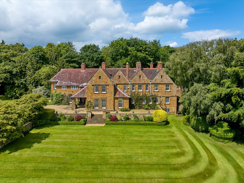 6 bed detached house for saleAdderbury, Oxfordshire OX17