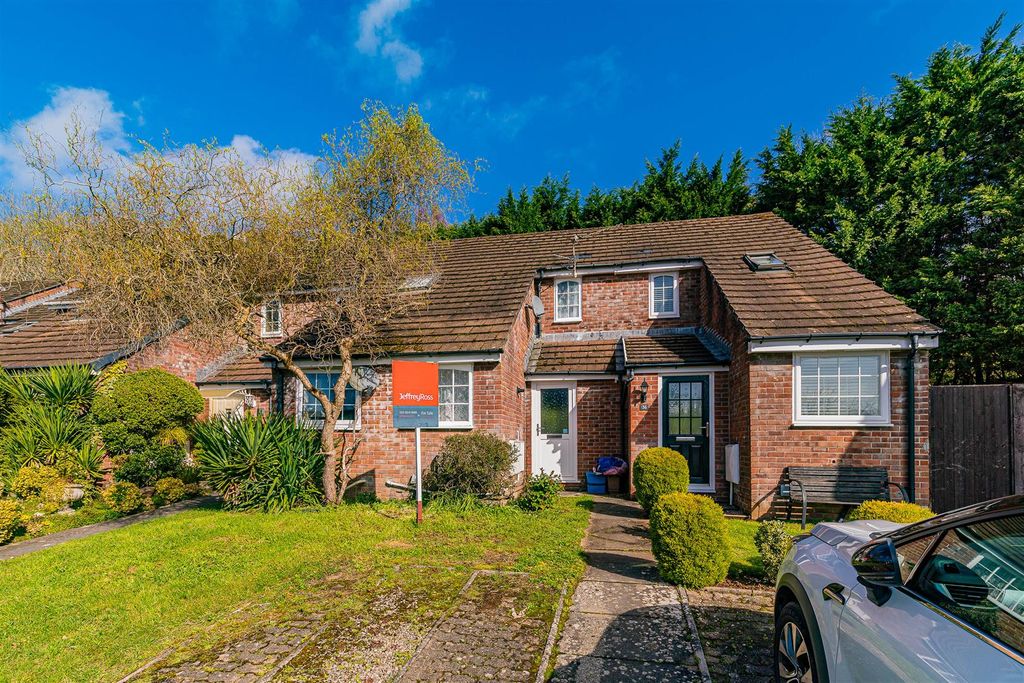 1 bed property for saleAshdene Close, Fairwater, Cardiff CF5