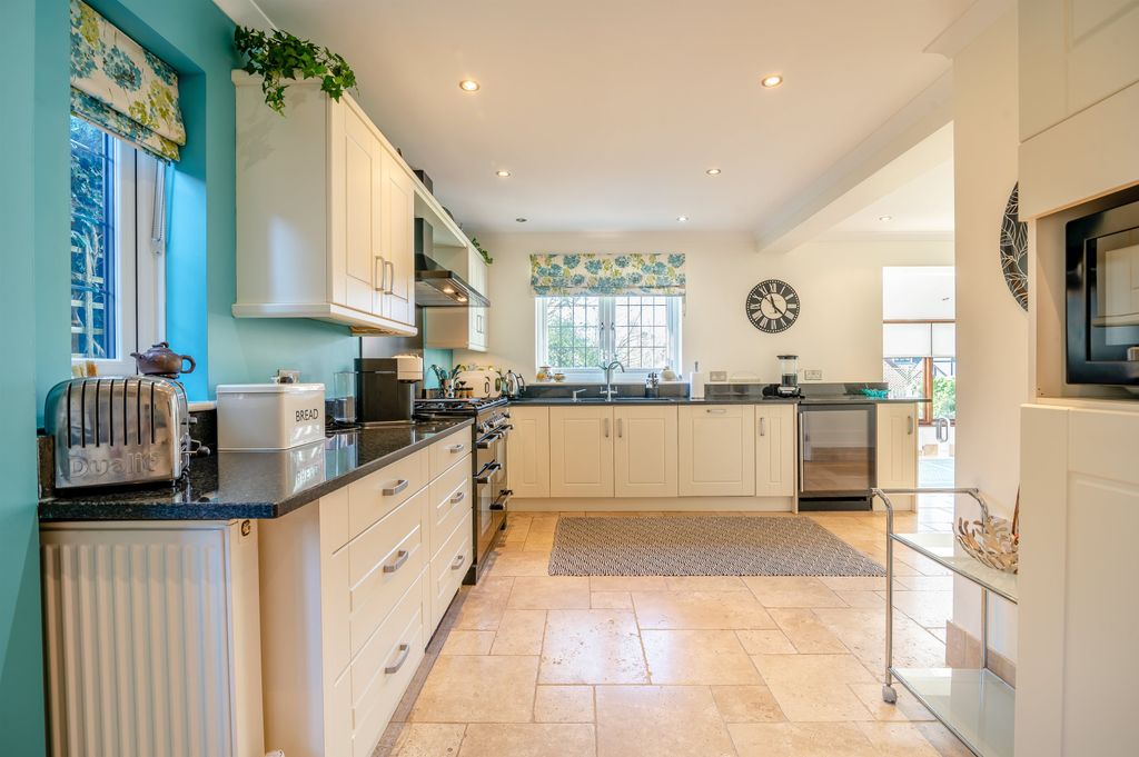 Additional image 2 of 5 bed detached house for saleCenturions Court, Caerwent, Caldicot, Monmouthshire NP26