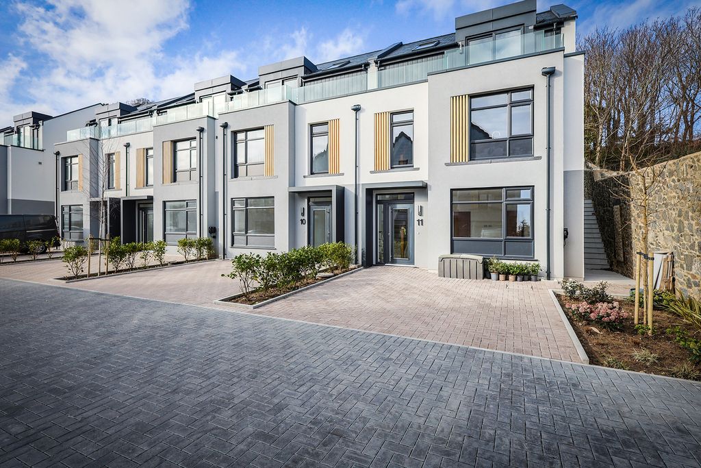 3 bed property for saleLes Bas Courtils Road, St Sampson's, Guernsey GY2