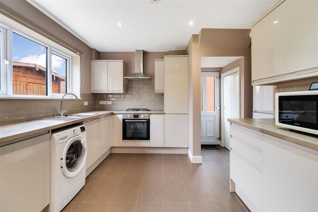 Additional image 2 of 3 bed semi-detached house for saleLong Reach Road, Cambridge CB4