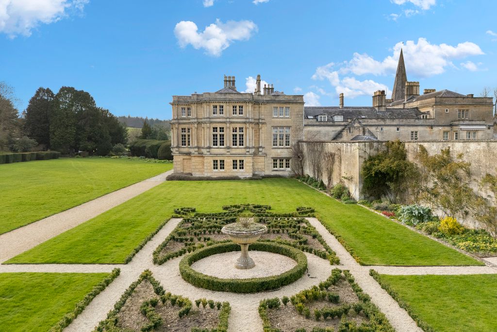 Additional image 2 of 3 bed flat for saleSherbourne House, Sherborne, The Cotswolds GL54