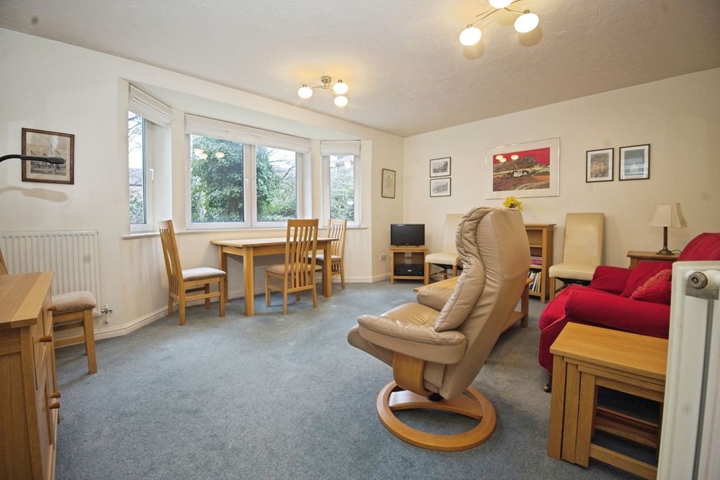 Additional image 4 of 2 bed flat for saleHalliard Court, Barquentine Place, Cardiff CF10