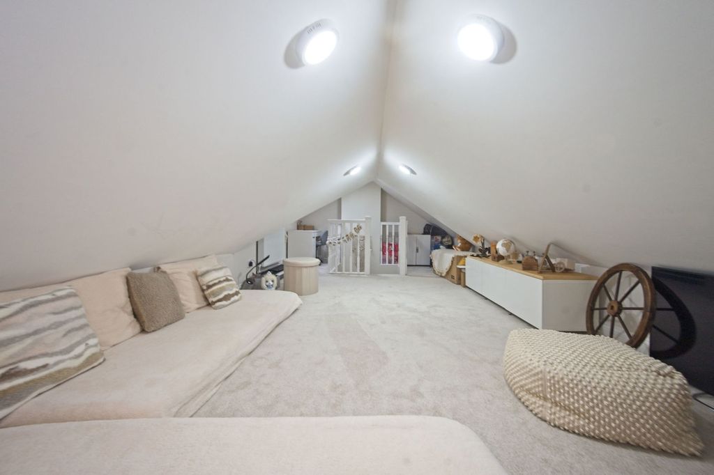 Additional image 20 of 4 bed semi-detached house for saleTy Fry Gardens, Rumney, Cardiff CF3