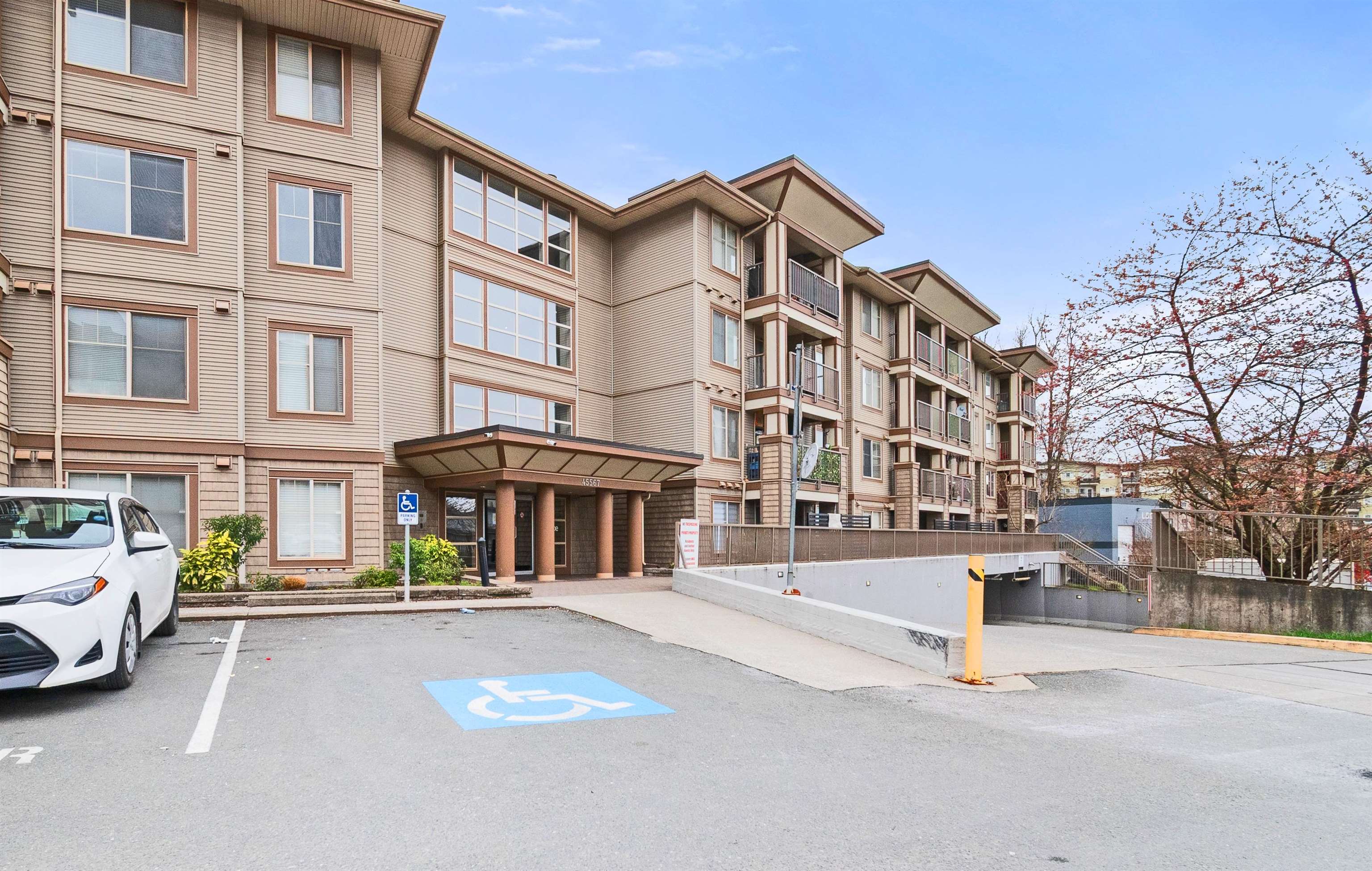 209-45567 Yale Road, Chilliwack, BC, V2P 0B2