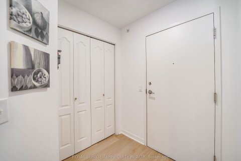 Additional image 8 of 2405-6 Dayspring Circle, Brampton, ON, L6P 2Z6