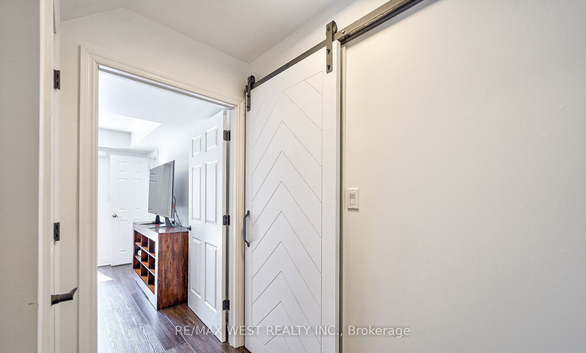 Additional image 6 of 13 Midhope Way, Brampton, ON, L6Y 4Y8