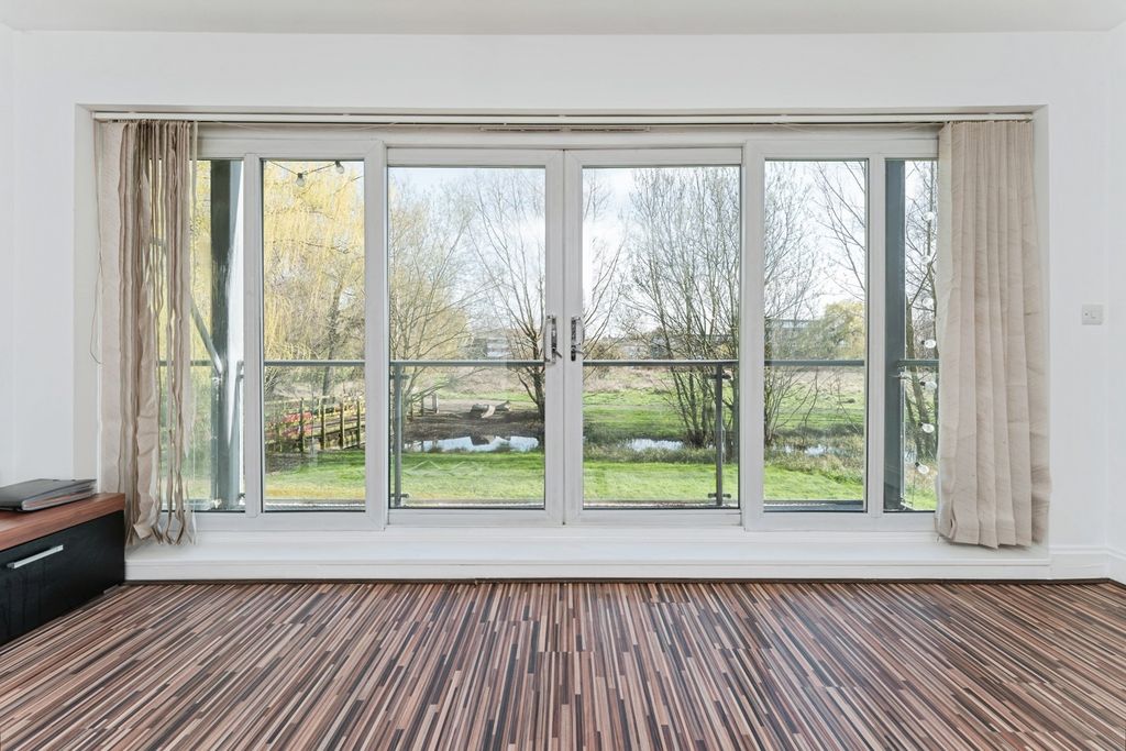 Additional image 2 of 2 bed flat for salePepys Court, Cambridge, Cambridgeshire CB4