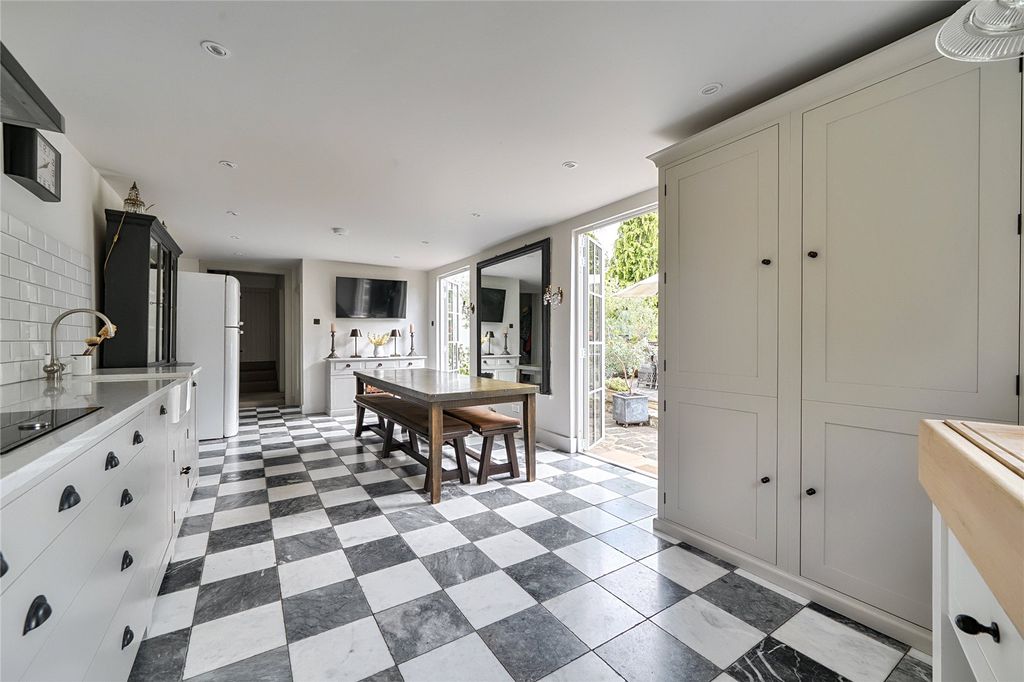 Additional image 3 of 4 bed flat for saleHigh Street, Headley, Hampshire GU35