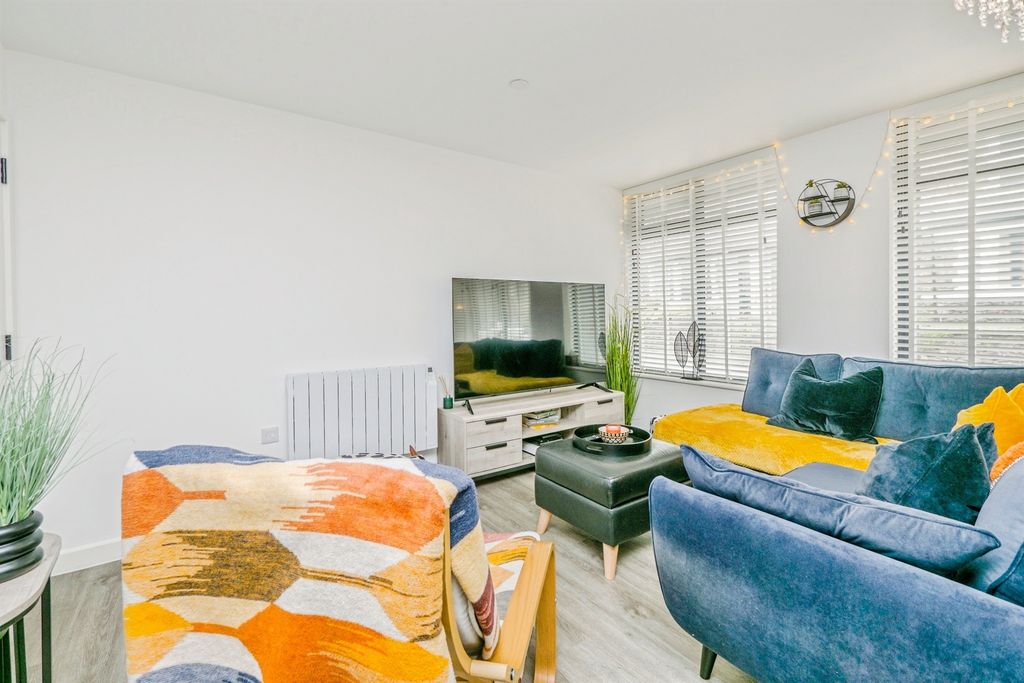 Additional image 4 of 2 bed flat for saleCardiff Road, Llandaff, Cardiff CF5