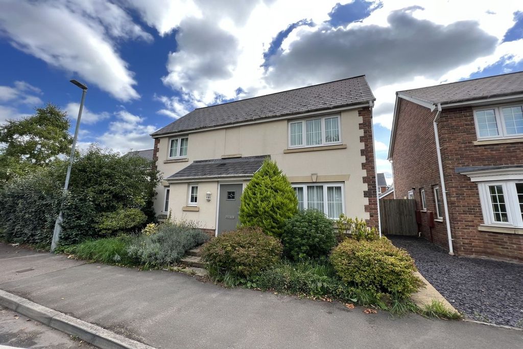 4 bed detached house for saleCordell Close, Llanfoist, Abergavenny NP7