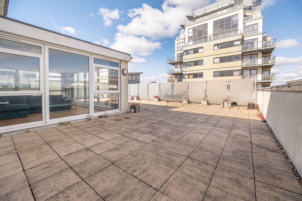 Additional image 8 of 3 bed flat for saleBoulevard Drive, Colindale, London NW9