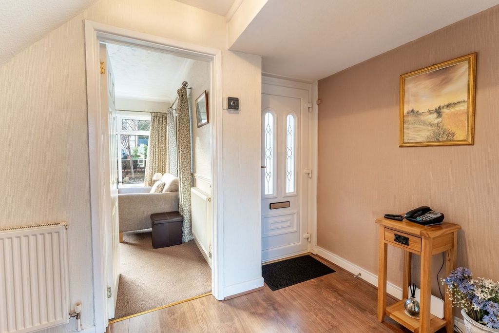 3 bed detached house for saleBasildene Close, Gilwern, Abergavenny NP7 photo 5